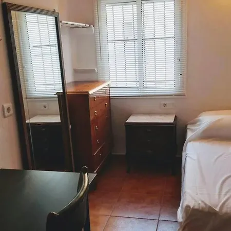 Apartamento De Tres En Carranque Malaga